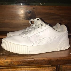 Women’s puma kicks